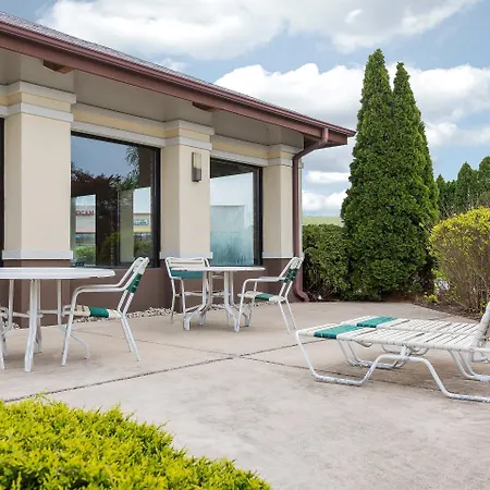 Quality Inn Sycamore - Dekalb