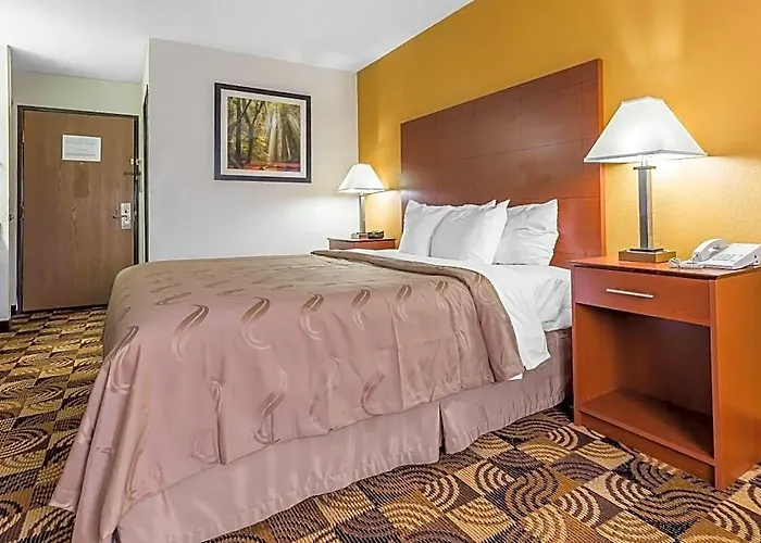 Quality - Dekalb Inn 4*
