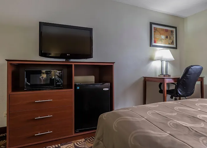 Inn Quality - Dekalb 4*